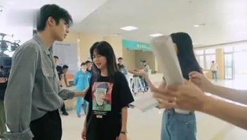 小超娱乐吃瓜,揭秘娱乐圈最新吃瓜事件  第1张